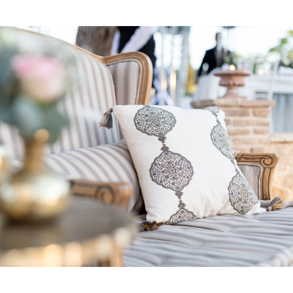 AMMOS 3 ΔΙΑΚΟΣΜΗΤΙΚΟ ΜΑΞΙΛΑΡΙ 45x45 ΥΦΑΣΜΑ ΜΠΕΖ ΚΑΦΕ ΒΑΜΒΑΚΙ - Image 2