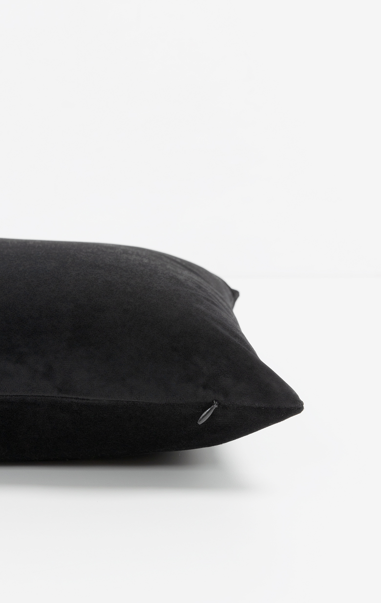 PANTHER ΔΙΑΚΟΣΜΗΤΙΚΟ ΜΑΞΙΛΑΡΙ 45x45 ΒΕΛΟΥΔΟ ΜΑΥΡΟ - Image 2