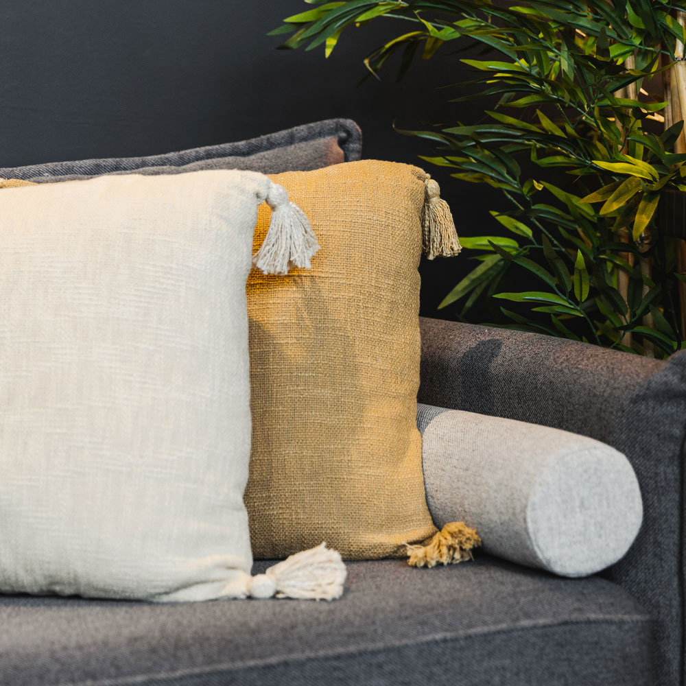 NIHAL ΔΙΑΚΟΣΜΗΤΙΚΟ ΜΑΞΙΛΑΡΙ 45x45 ΥΦΑΣΜΑ ΜΠΕΖ POLYESTER - Image 2