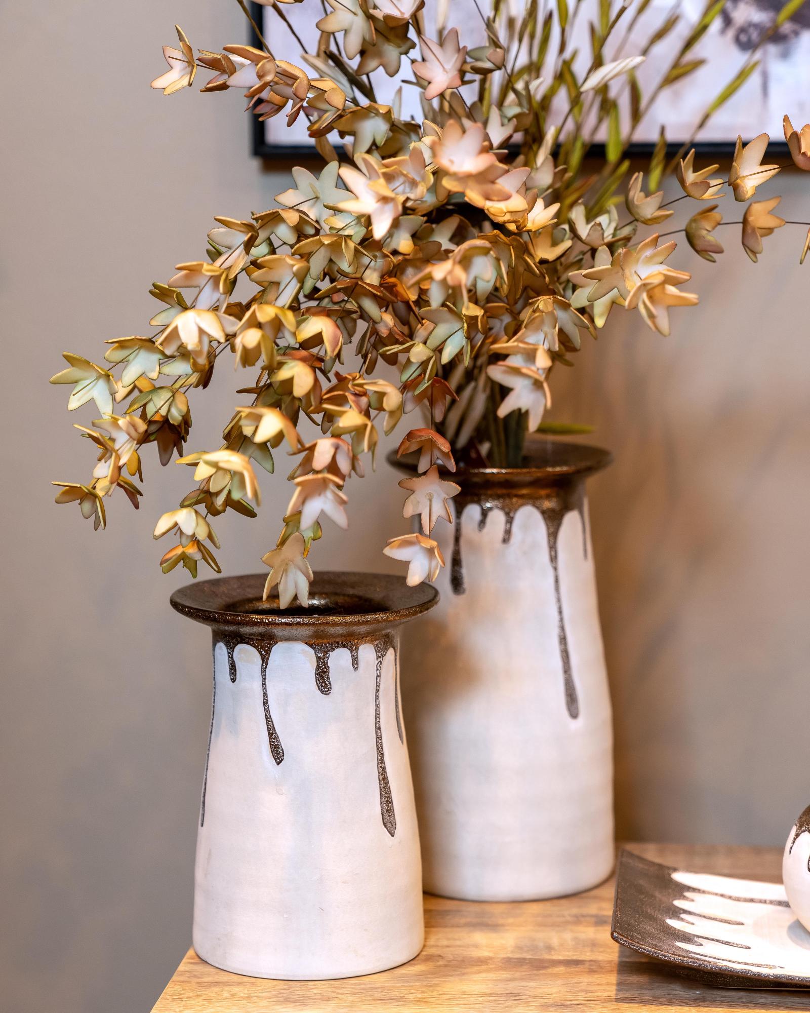 ΚΕΡΑΜΙΚΟ ΒΑΖΟ FL3590 ΛΕΥΚΟ-ΜΠΡΟΝΖΕ ΧΡΩΜΑ 15x21εκ - Image 2