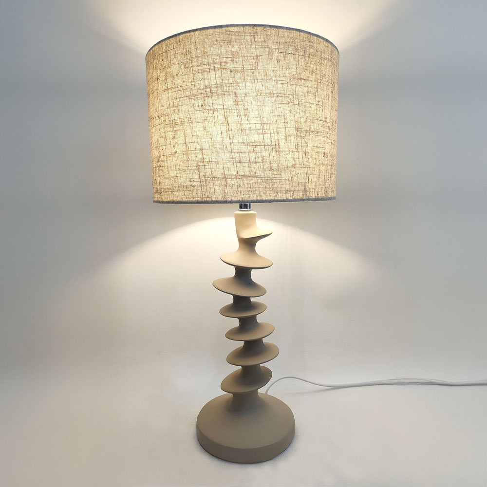 STRIO ΦΩΤΙΣΤΙΚΟ ΕΠΙΤΡΑΠΕΖΙΟ 28x28x61cm RESIN ΜΠΕΖ ΛΙΝΟ ΜΠΕΖ - Image 2