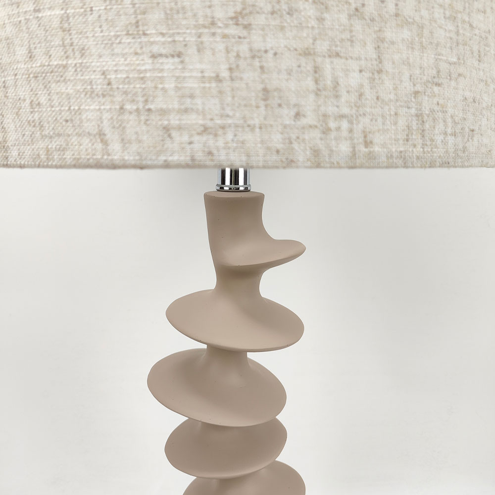 STRIO ΦΩΤΙΣΤΙΚΟ ΕΠΙΤΡΑΠΕΖΙΟ 28x28x61cm RESIN ΜΠΕΖ ΛΙΝΟ ΜΠΕΖ - Image 3