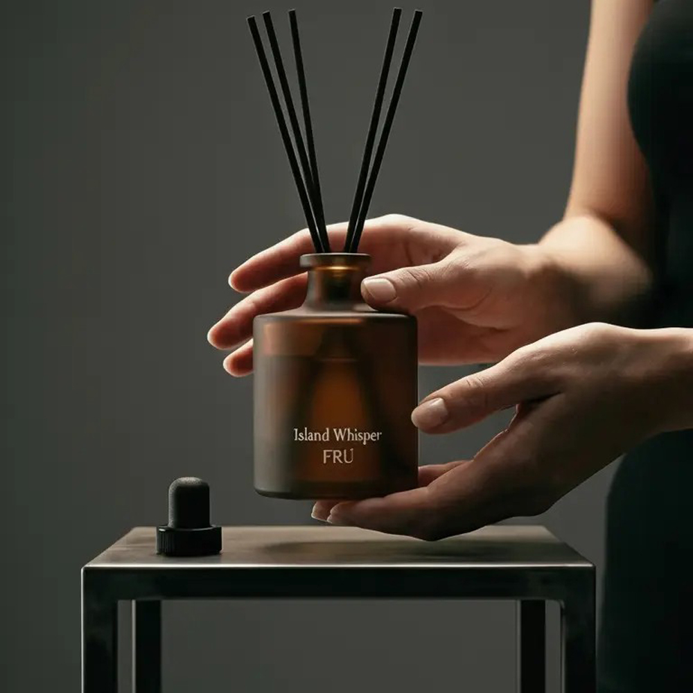 ZOE - ISLAND WHISPER ΑΡΩΜΑΤΙΚΟ ΧΩΡΟΥ 100ml 6.4x6.4x23.3cm ΓΥΑΛΙ ΑΡΩΜΑΤΙΚΟ ΥΓΡΟ - Image 2