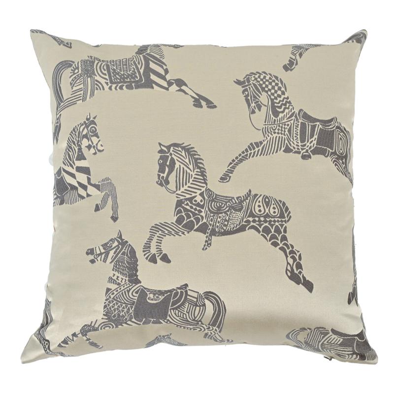 ΔΙΑΚΟΣΜΗΤΙΚΟ ΜΑΞΙΛΑΡΙ Horse Whisper ΜΠΕΖ ΧΡΩΜΑ 45x45x10εκ